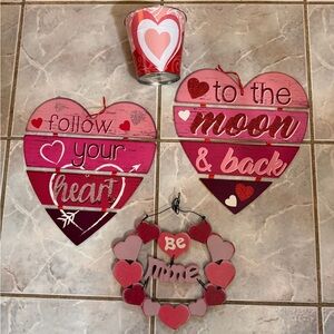Heart-Shaped Wall Decor Set